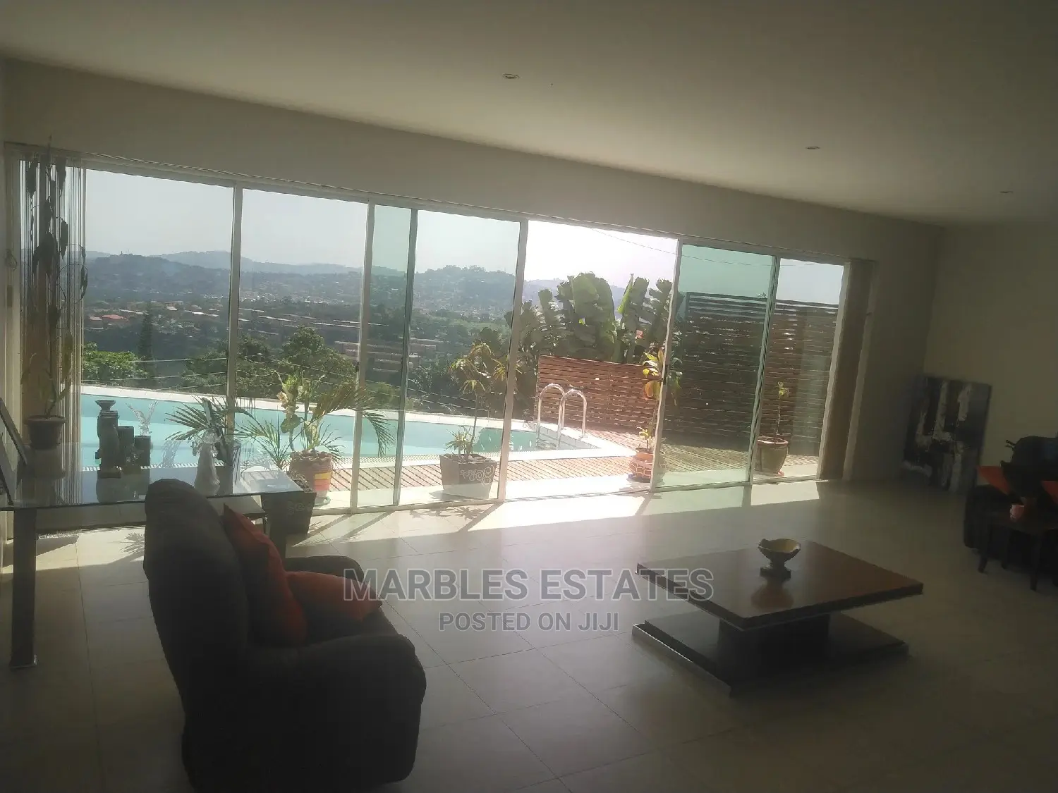 5bdrm Townhouse/Terrace in Mbuya, Central Division for Rent
