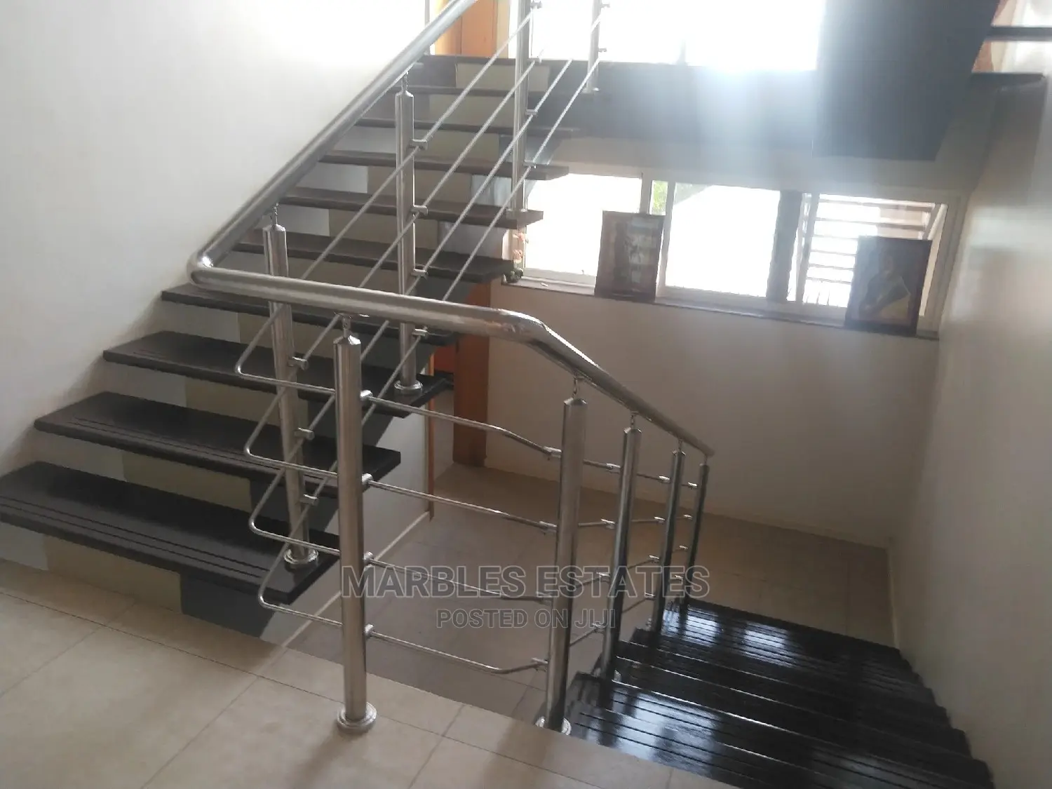 5bdrm Townhouse/Terrace in Mbuya, Central Division for Rent