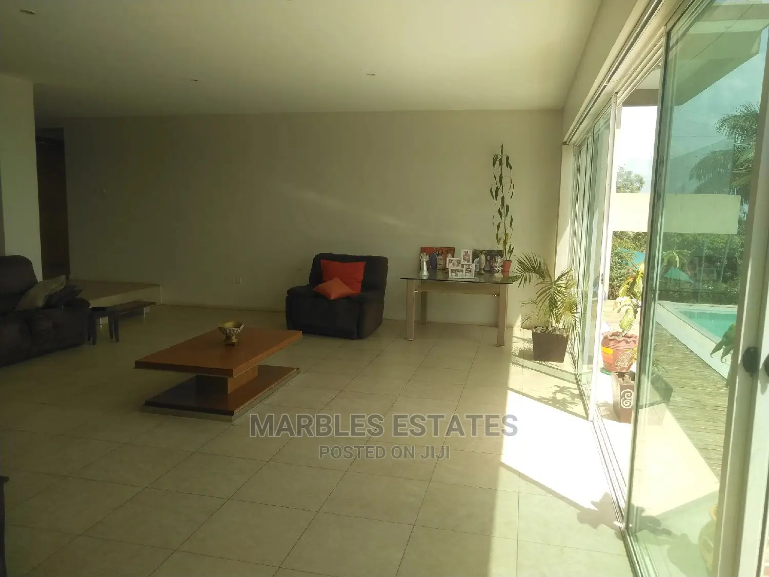 5bdrm Townhouse/Terrace in Mbuya, Central Division for Rent
