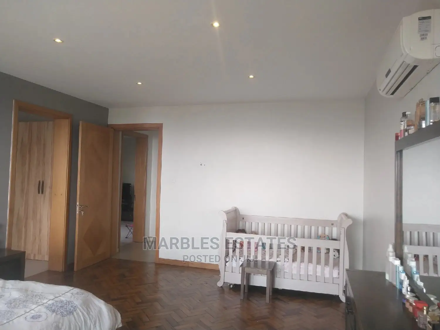 5bdrm Townhouse/Terrace in Mbuya, Central Division for Rent
