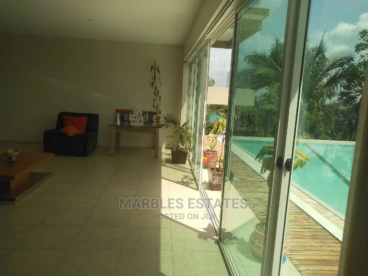 5bdrm Townhouse/Terrace in Mbuya, Central Division for Rent