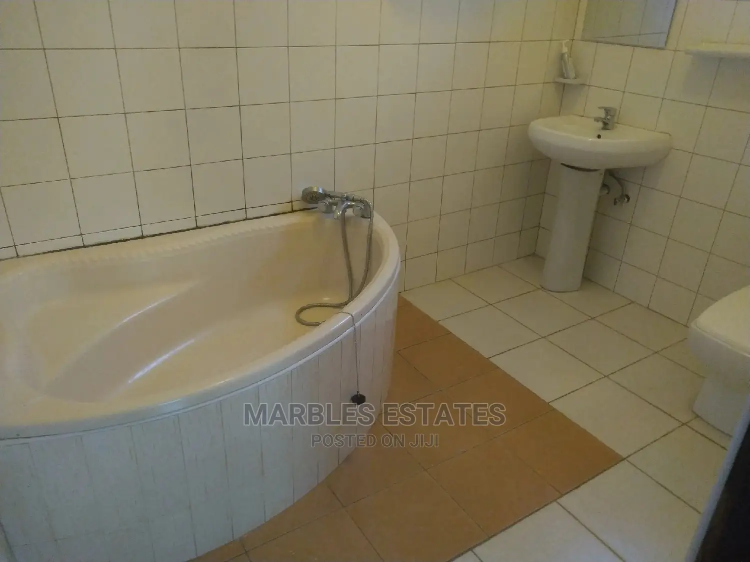 4bdrm Bungalow in Bugolobi, Central Division for Sale