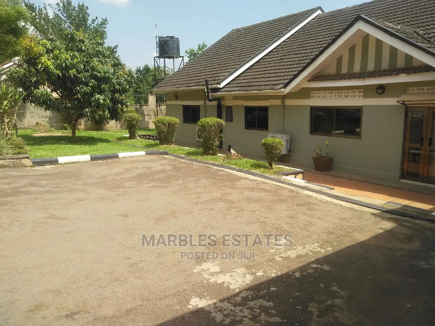 4bdrm Bungalow in Bugolobi, Central Division for Sale