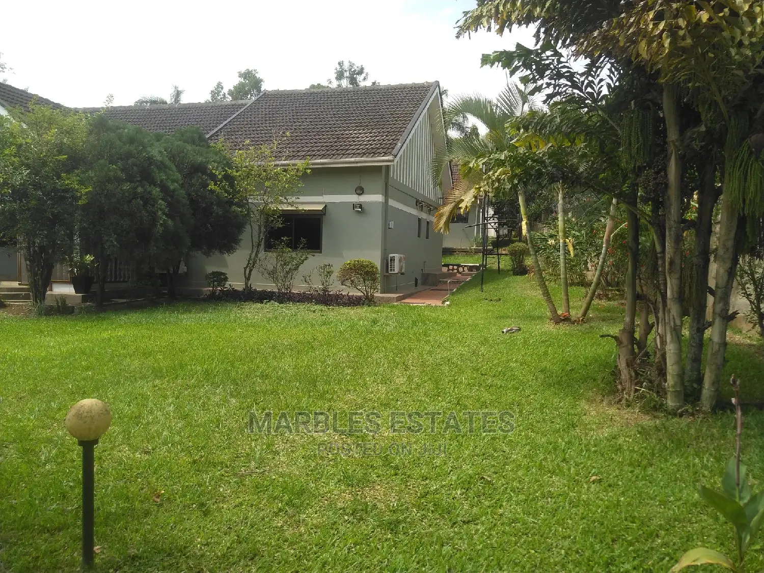 4bdrm Bungalow in Bugolobi, Central Division for Sale