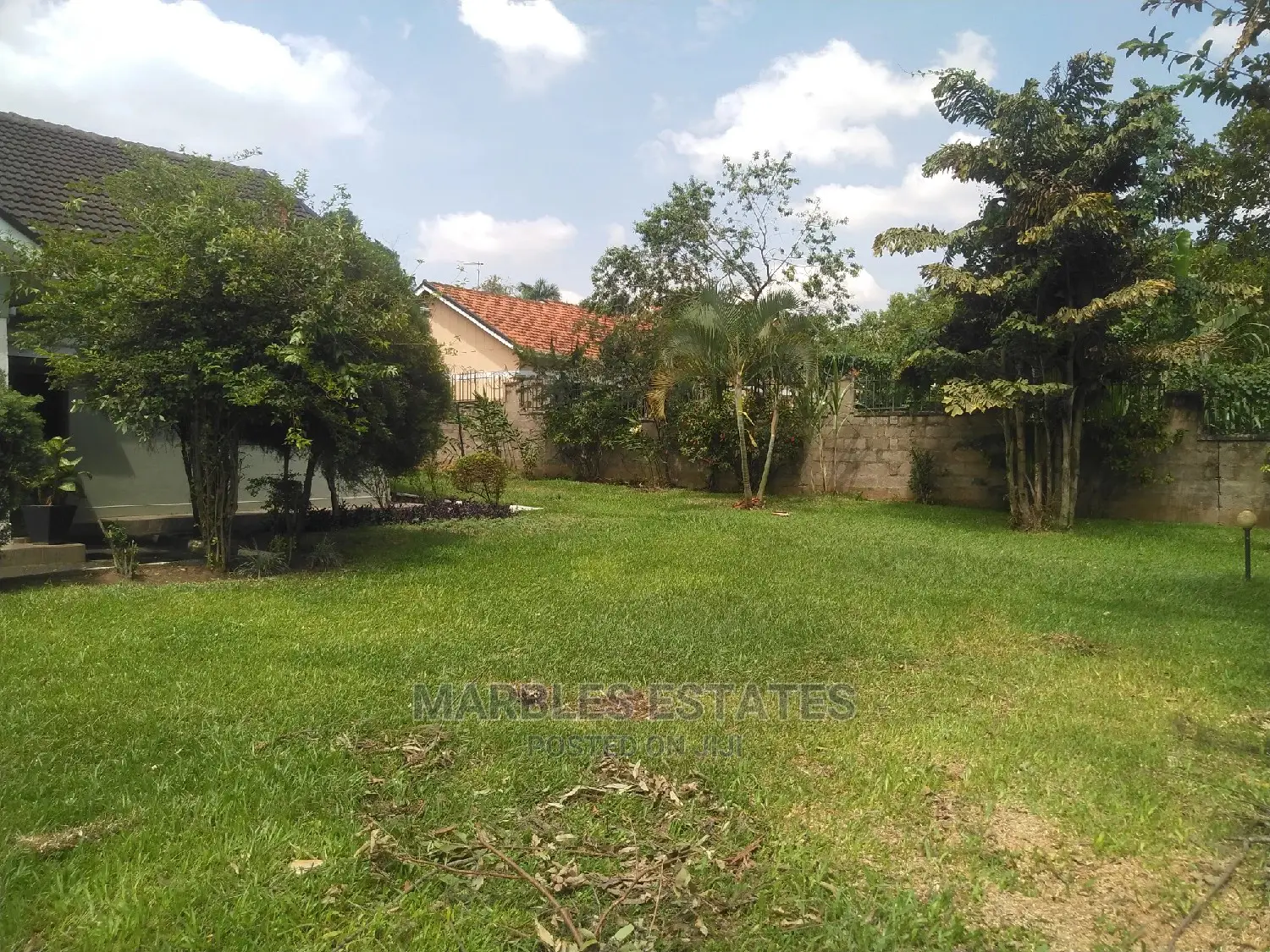 4bdrm Bungalow in Bugolobi, Central Division for Sale