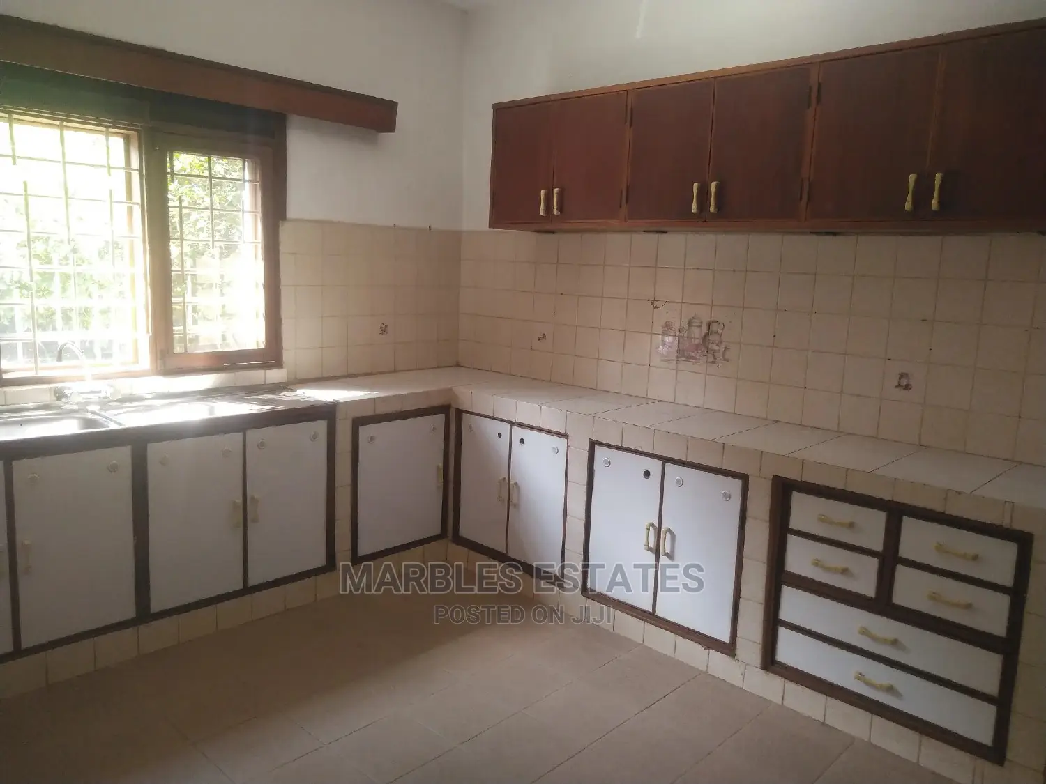 5bdrm House in Bugolobi, Central Division for Rent