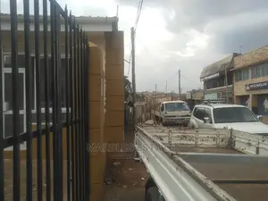 Warehouse for Rent With Show Room 500 Square Meters at $7