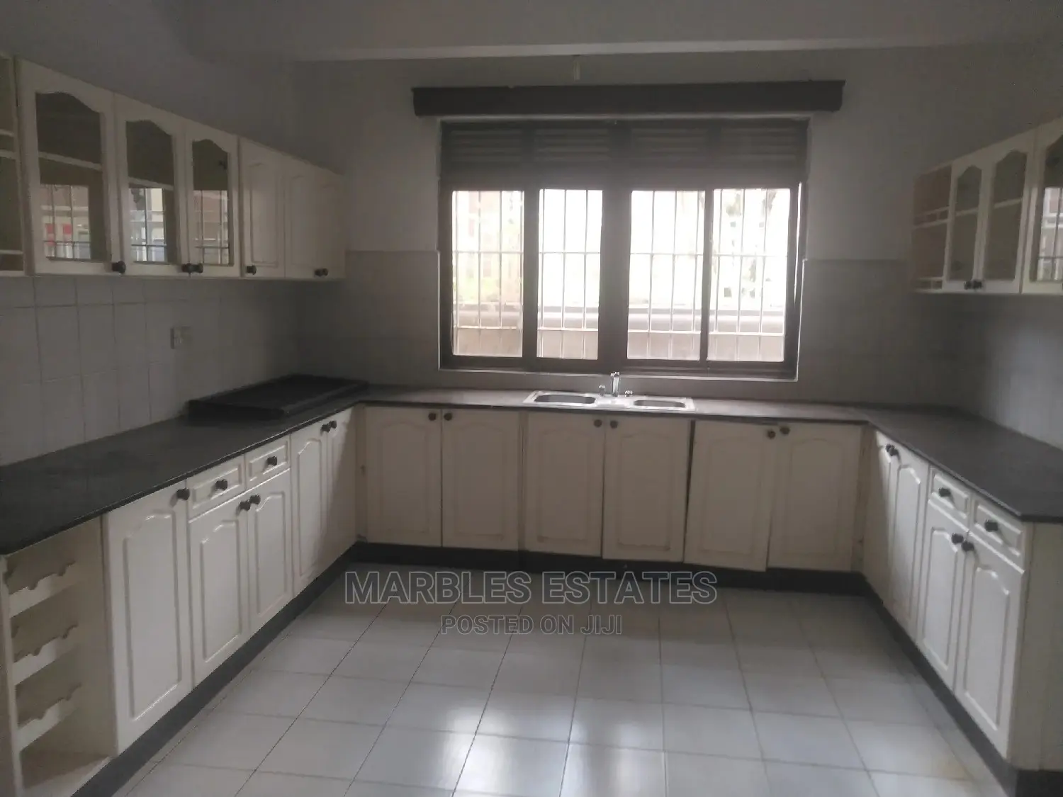 3bdrm Bungalow in Kololo, Central Division for Rent