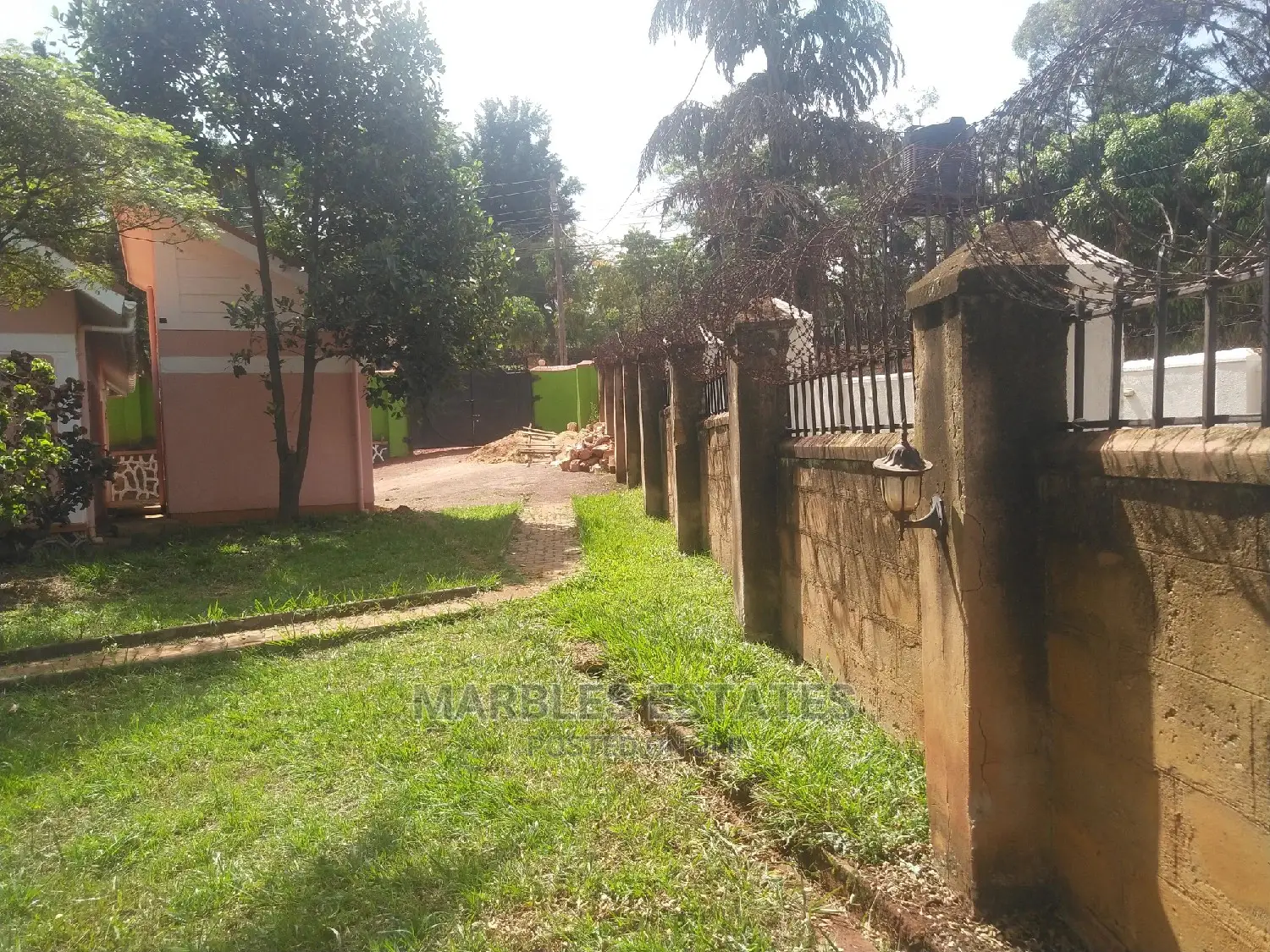 3bdrm Maisonette in Naguru, Central Division for Rent