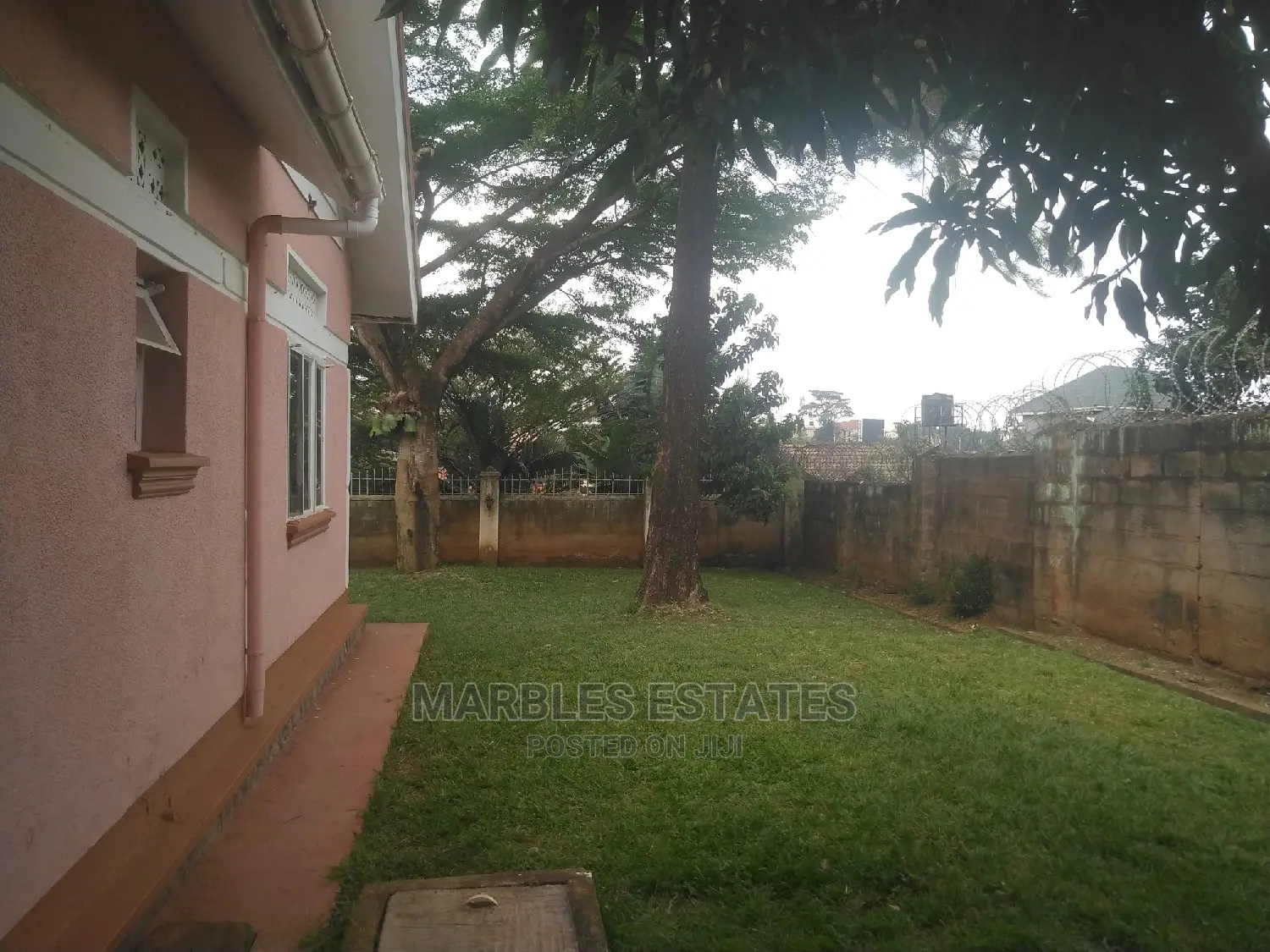 3bdrm Maisonette in Naguru, Central Division for Rent