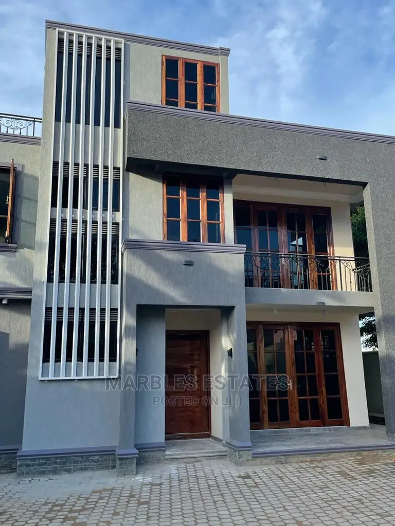 5bdrm House in Munyonyo, Central Division for Sale
