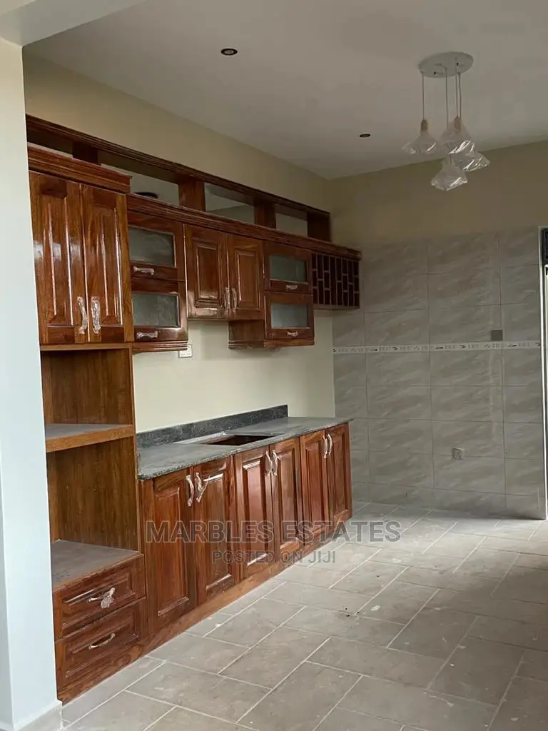 5bdrm House in Munyonyo, Central Division for Sale