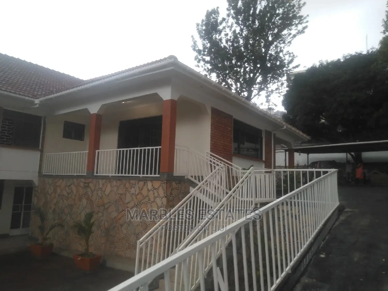 10bdrm House in Naguru, Central Division for Rent