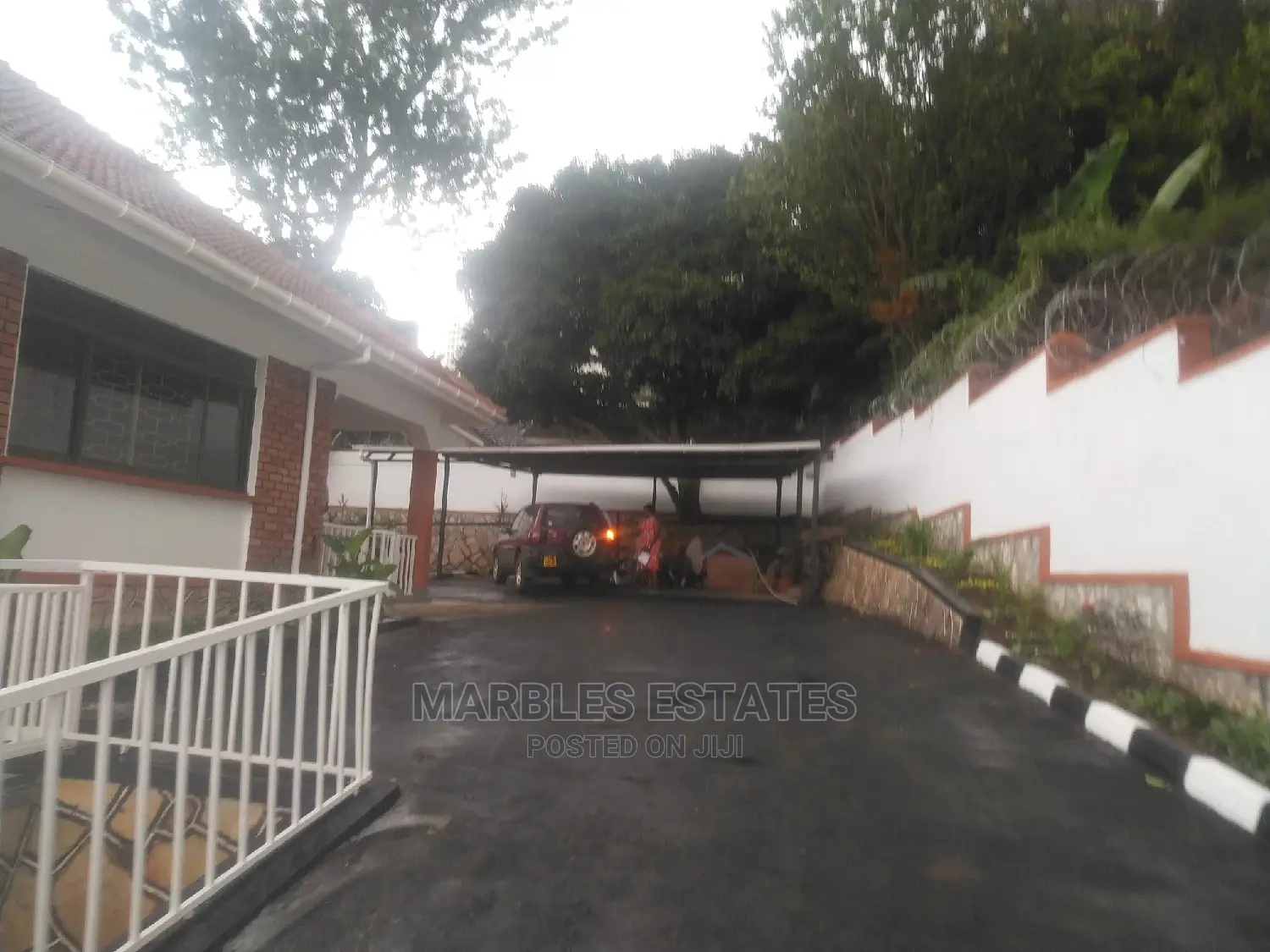 10bdrm House in Naguru, Central Division for Rent