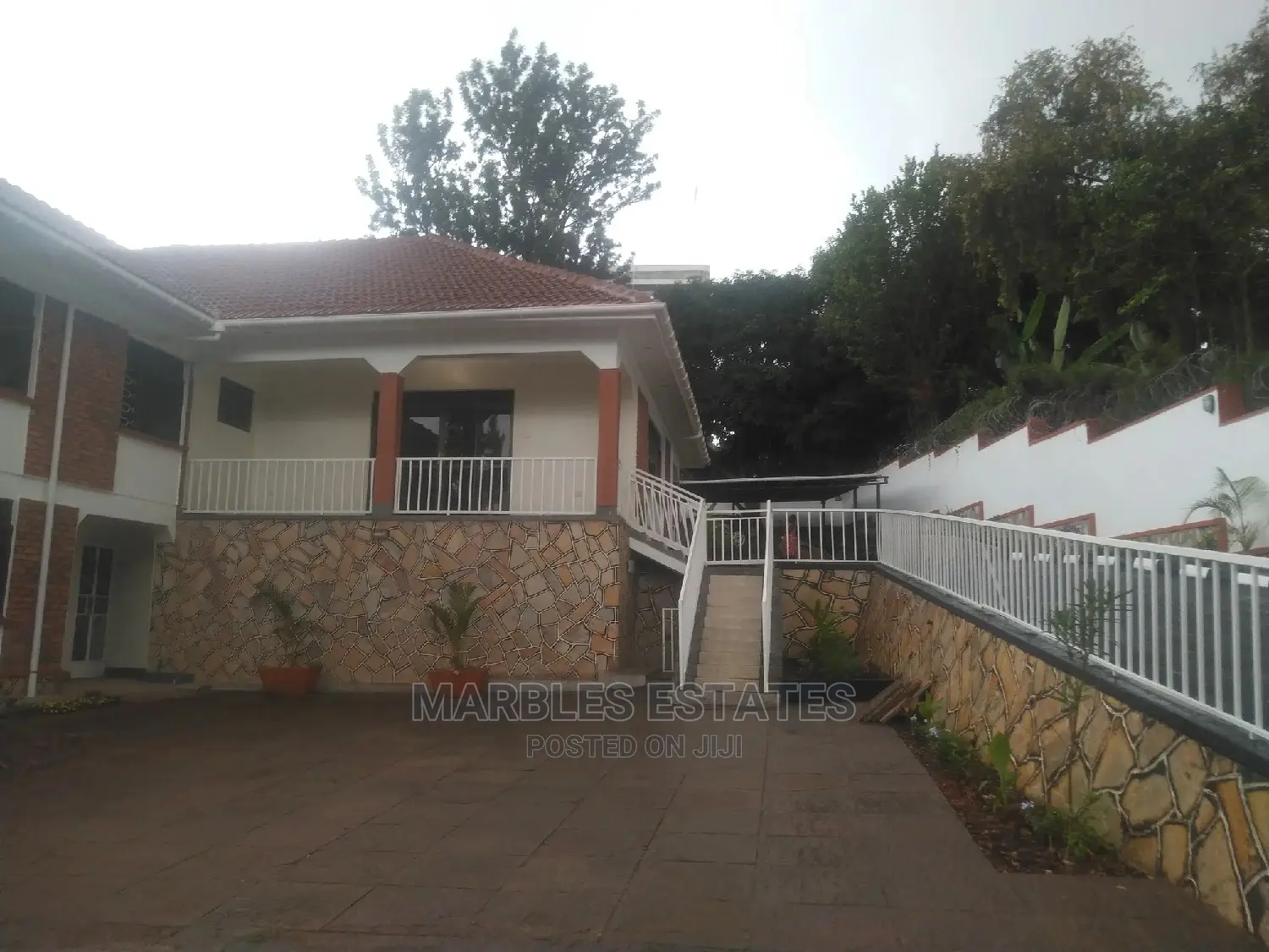 10bdrm House in Naguru, Central Division for Rent