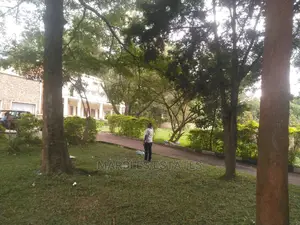Land for Sale in Kololo 80 Decimals