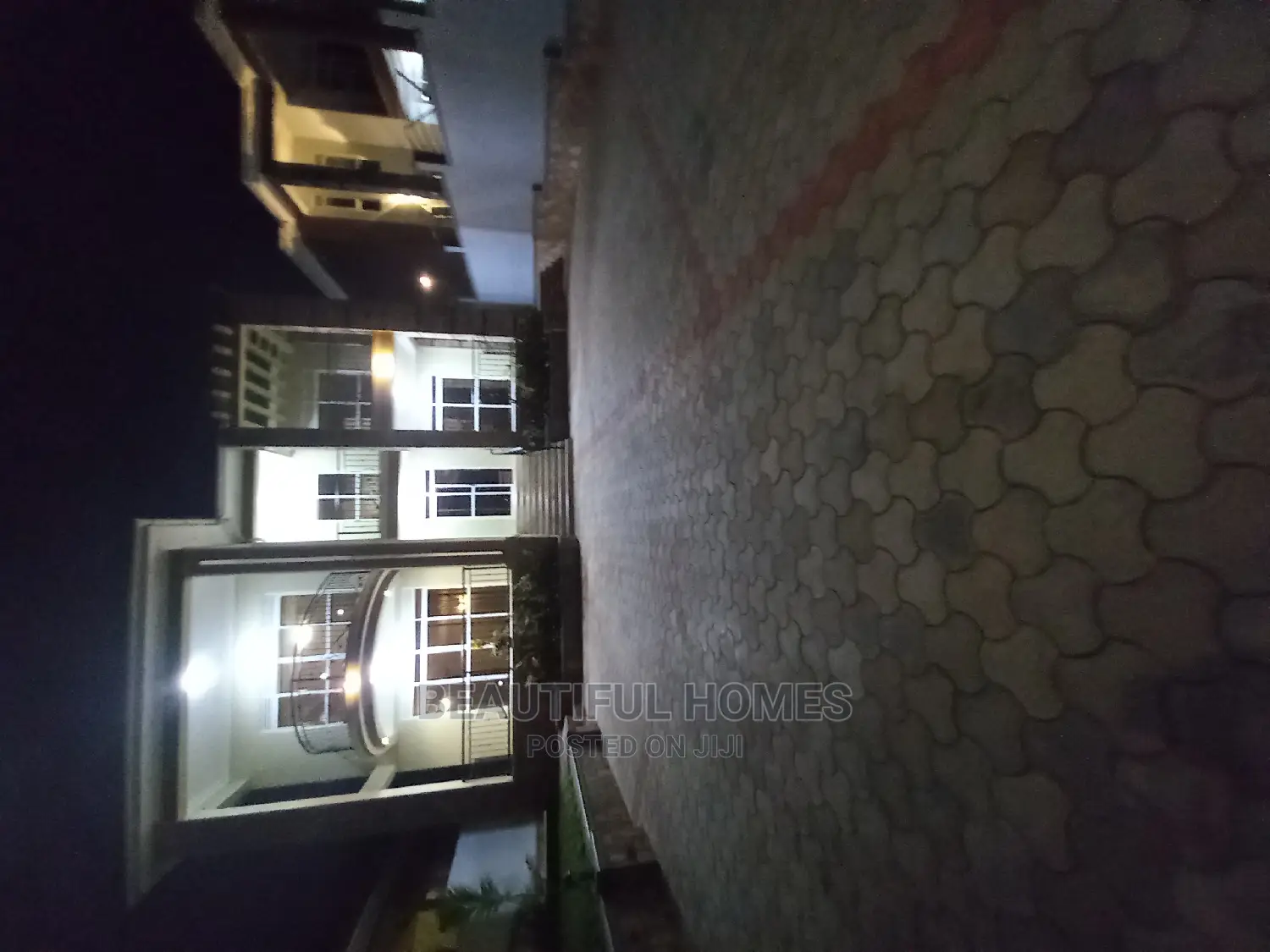 Furnished 7bdrm Mansion in Kira Classy for Sale