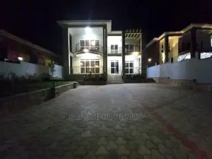 Furnished 7bdrm Mansion in Kira Tarmack for Sale