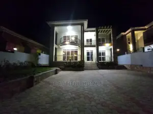 Furnished 7bdrm Mansion in Kira Tarmack for Sale