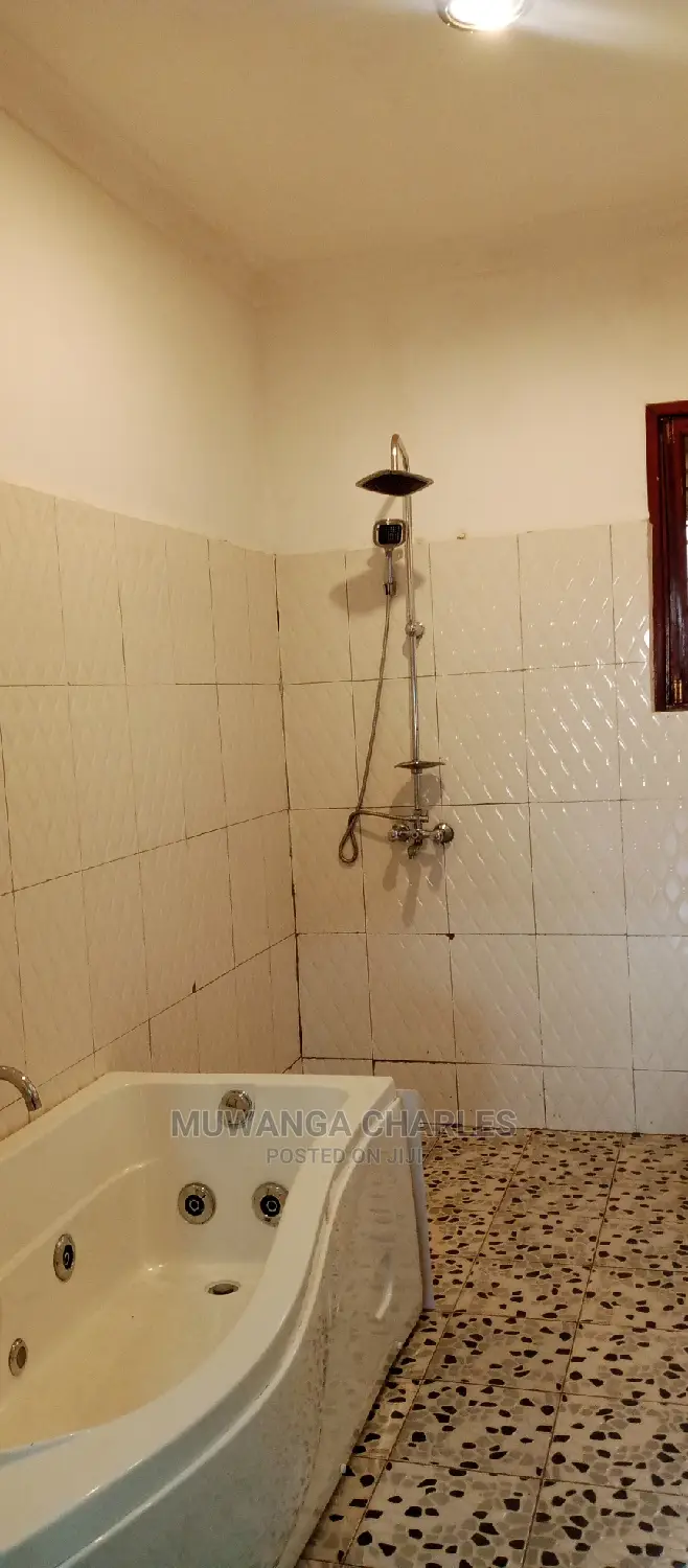 4bdrm Duplex in Fs Properties Ltd, Central Division for Rent