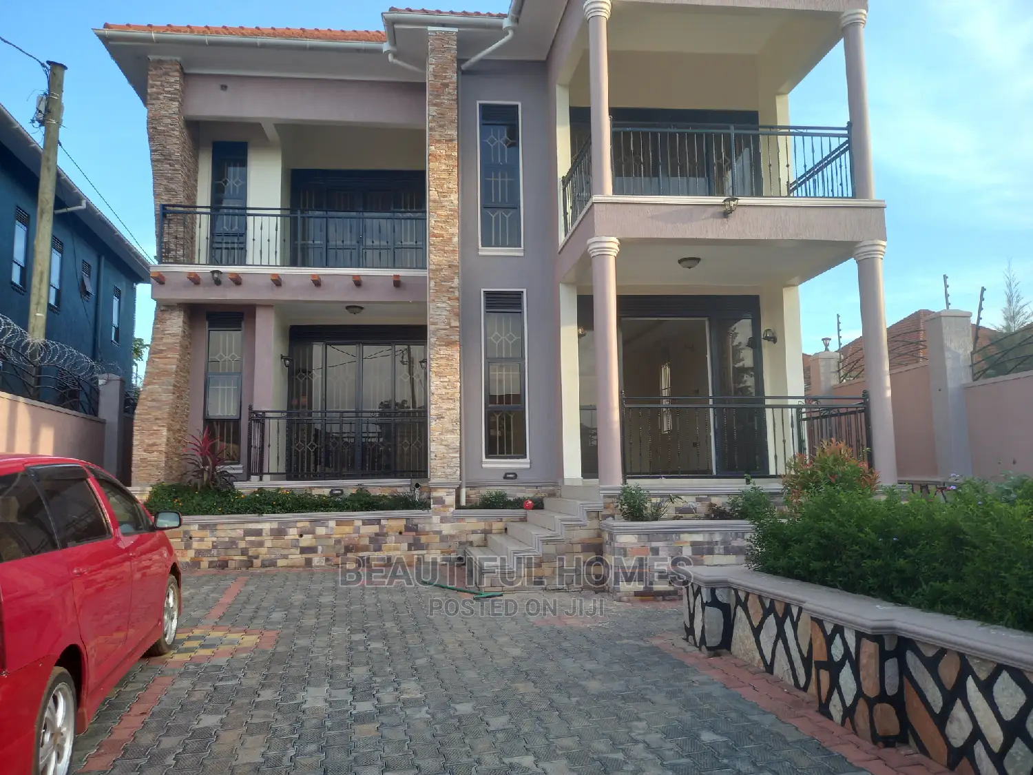 Furnished 5bdrm Mansion in Tarmacked Area, Kira for Sale