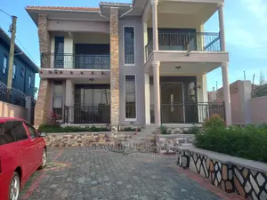 Furnished 5bdrm Mansion in Tarmacked Area, Kira for Sale