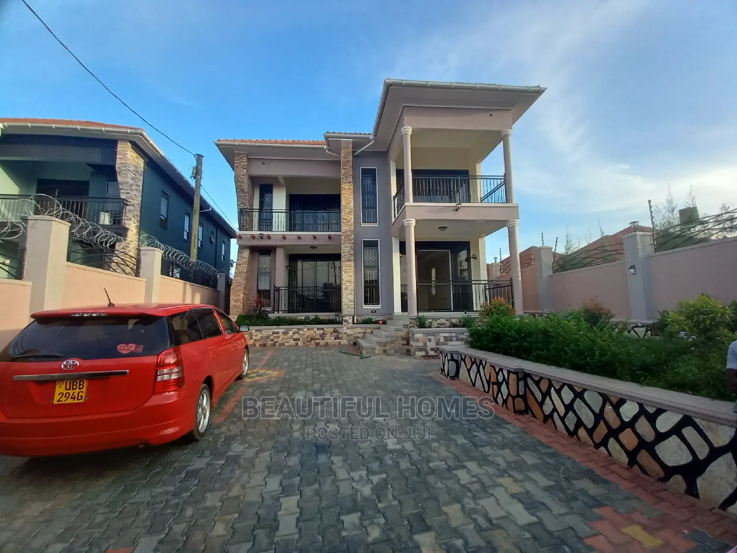 Furnished 5bdrm Mansion in Tarmacked Area, Kira for Sale