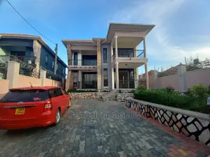 Furnished 5bdrm Mansion in Tarmacked Area, Kira for Sale