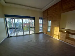 Furnished 5bdrm Mansion in Tarmacked Area, Kira for Sale