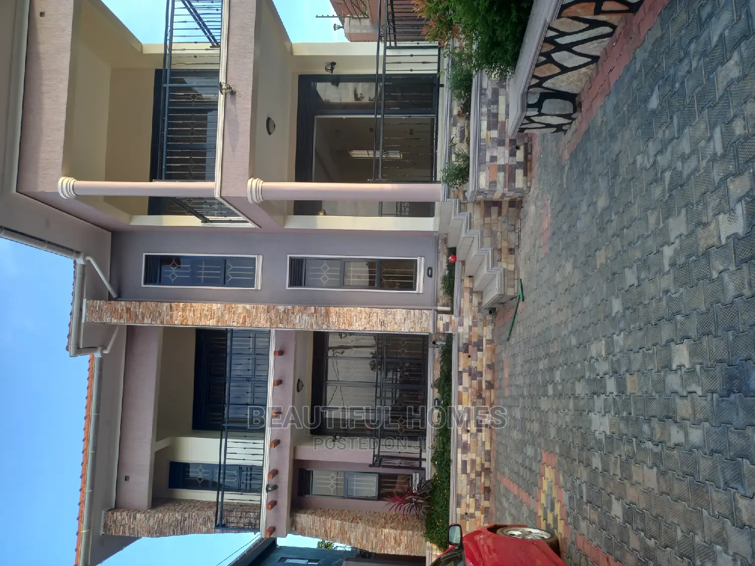 Furnished 5bdrm House in Kira Diplomat for Sale