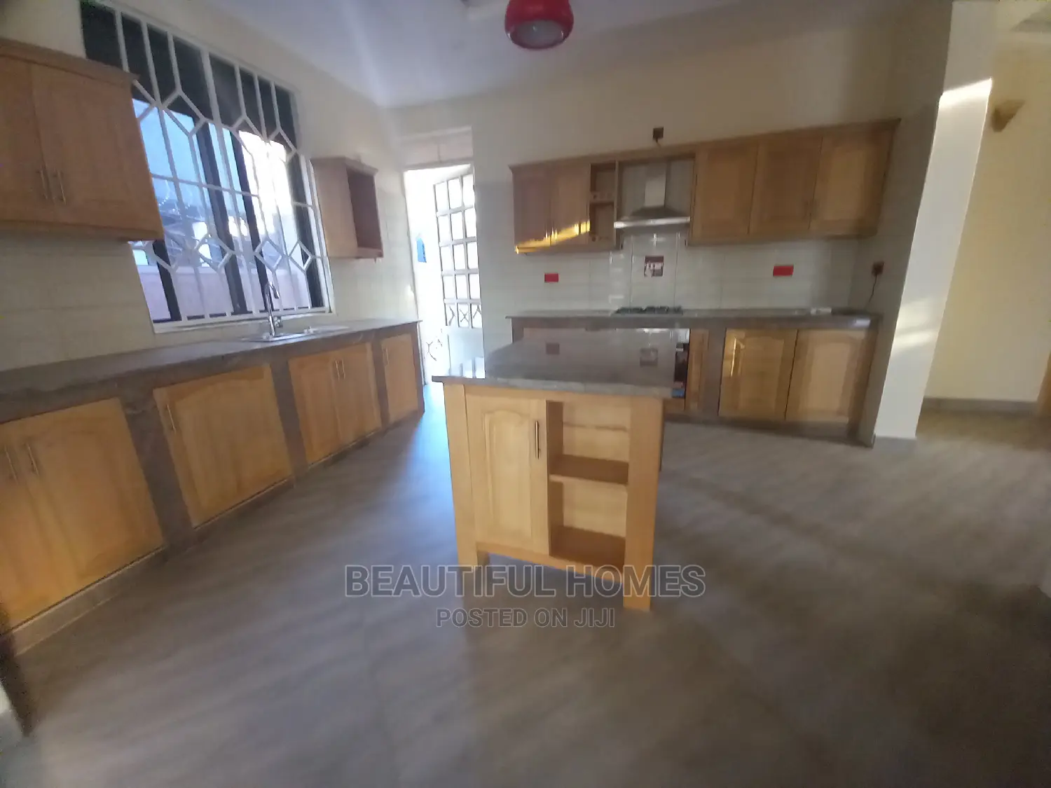 Furnished 5bdrm House in Kira Diplomat for Sale