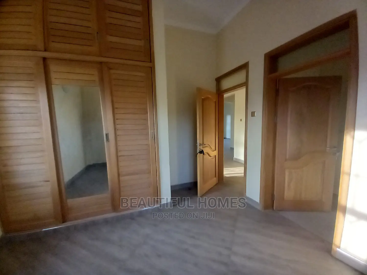 Furnished 5bdrm House in Kira Diplomat for Sale