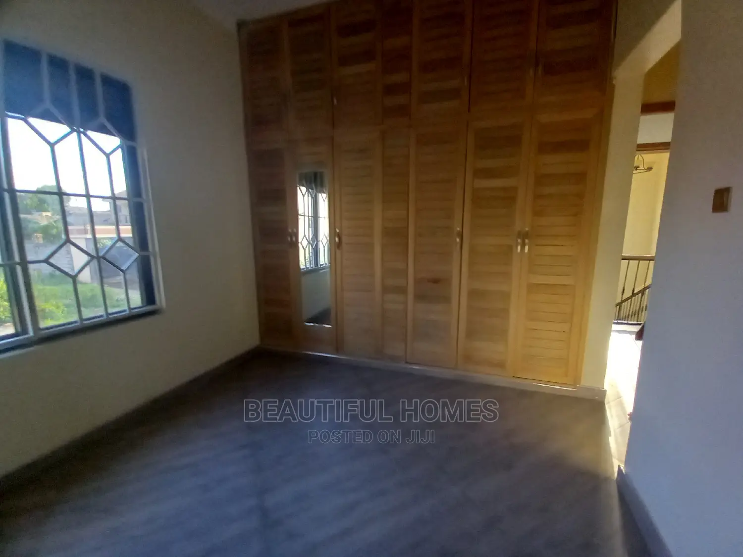 Furnished 5bdrm House in Kira Diplomat for Sale