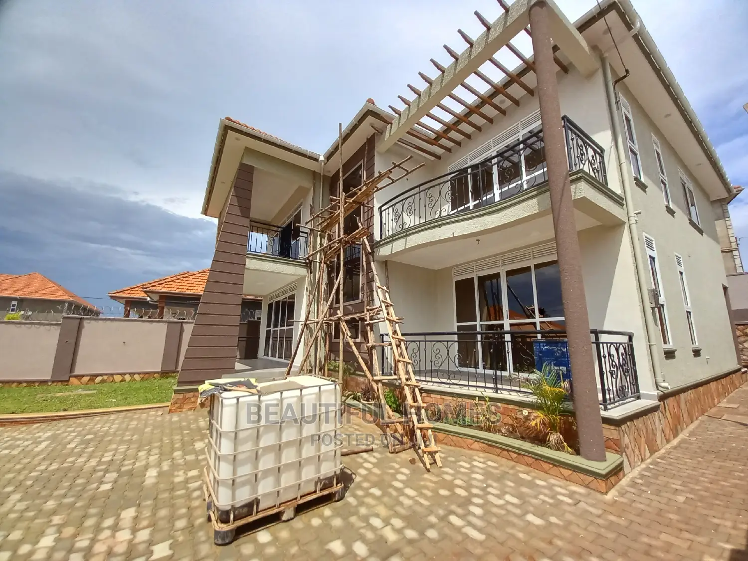Furnished 5bdrm Mansion in Najjera Executive, Kira for Sale