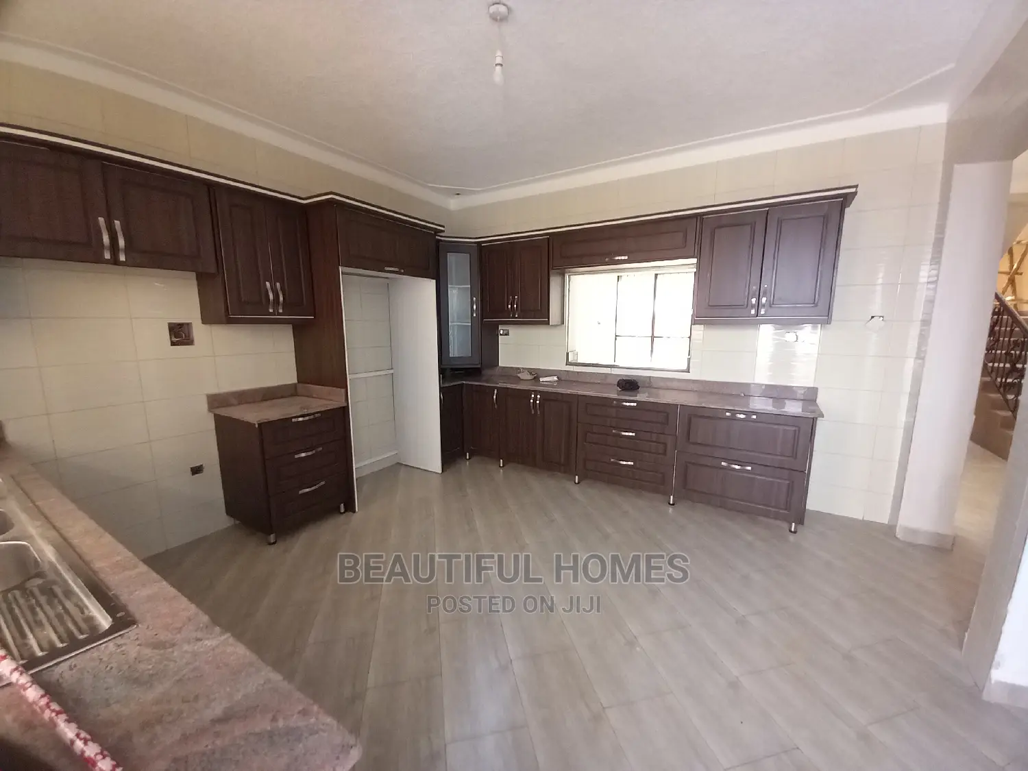 Furnished 5bdrm Mansion in Najjera, Kira for Sale