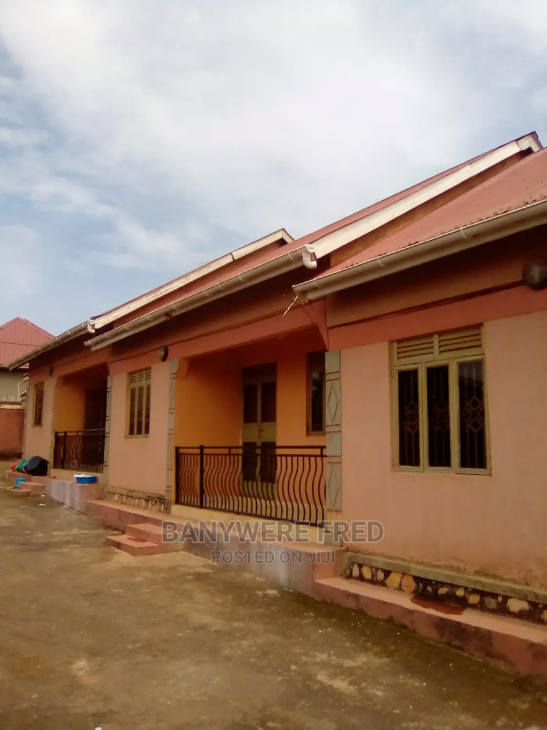 Furnished 3bdrm Bungalow in Kira for Rent