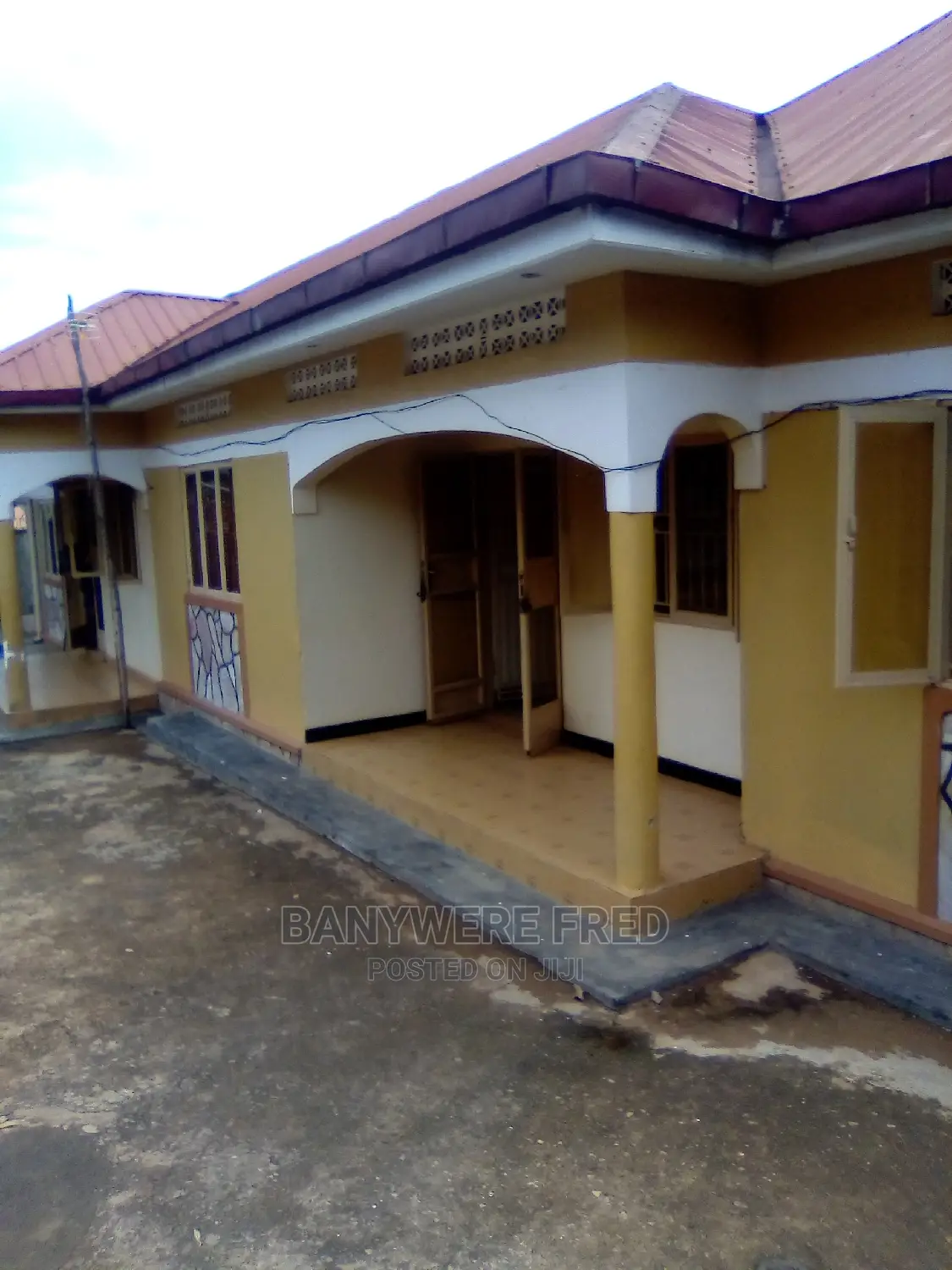Furnished 3bdrm Bungalow in Kira for Rent