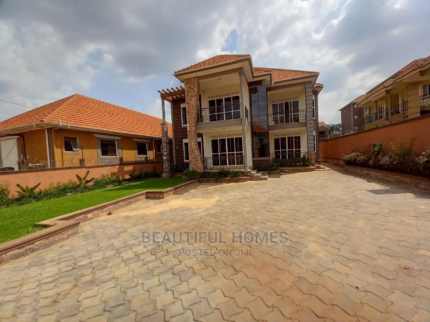 Furnished 6bdrm Mansion in Kisaasi, Central Division for Sale