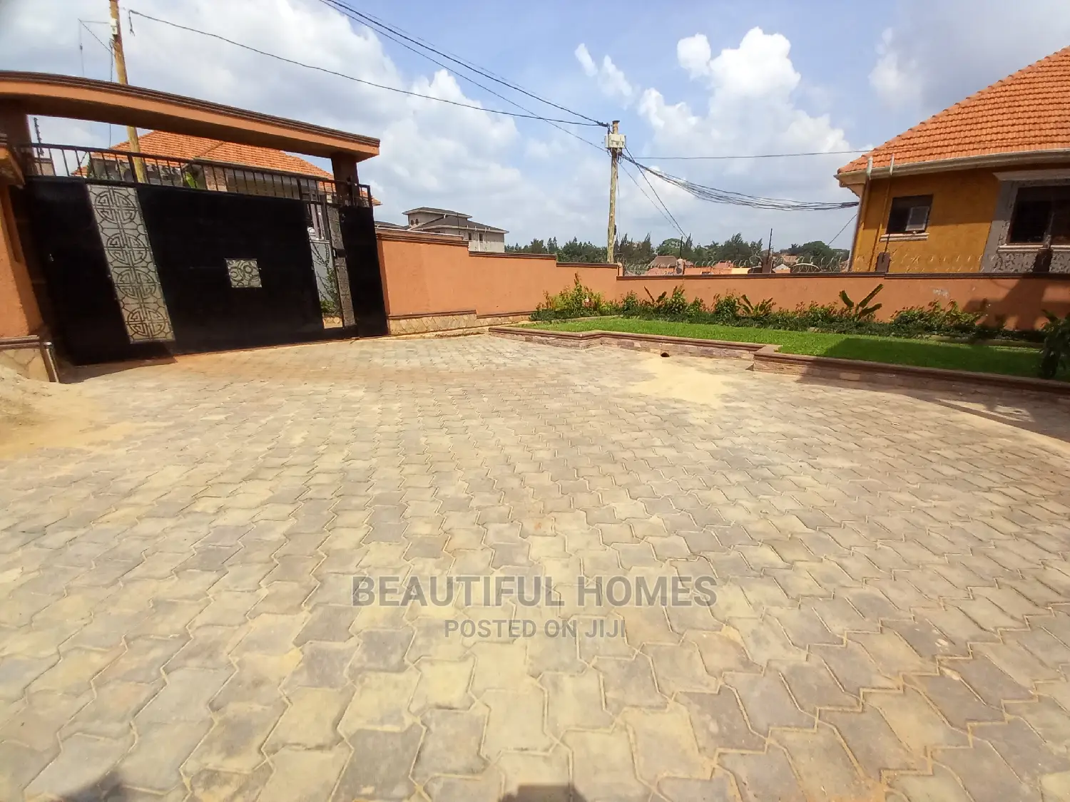 Furnished 6bdrm Mansion in Kisaasi, Central Division for Sale