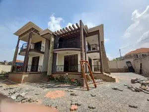 Furnished 6bdrm Mansion in Kira Corporate for Sale