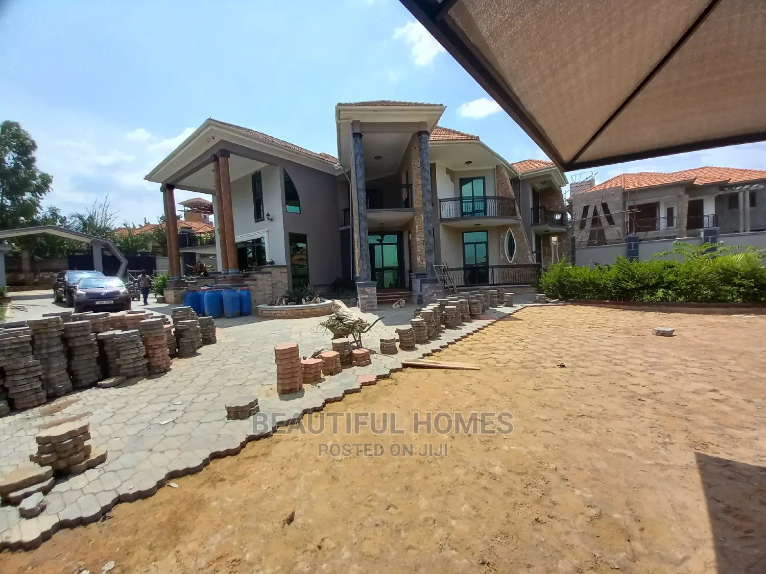 Furnished 7bdrm House in Kira for Sale