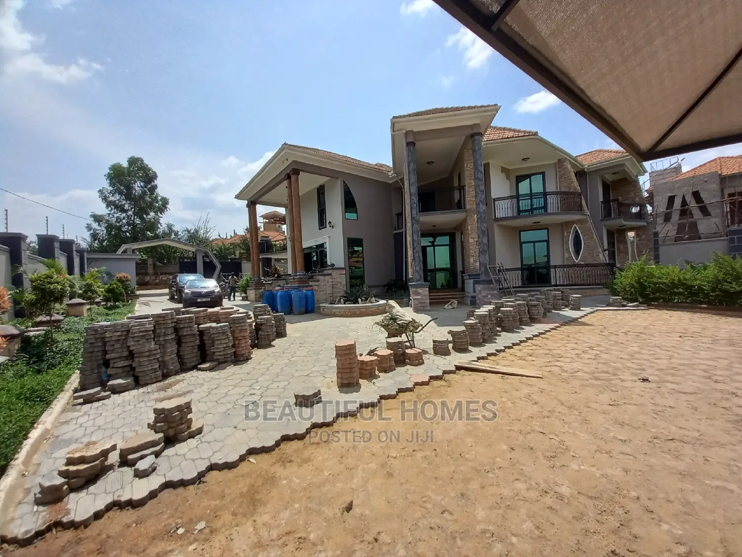 Furnished 7bdrm House in Kira for Sale
