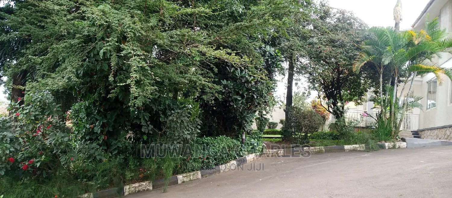 4bdrm Duplex in Fs Properties Ltd, Central Division for Sale