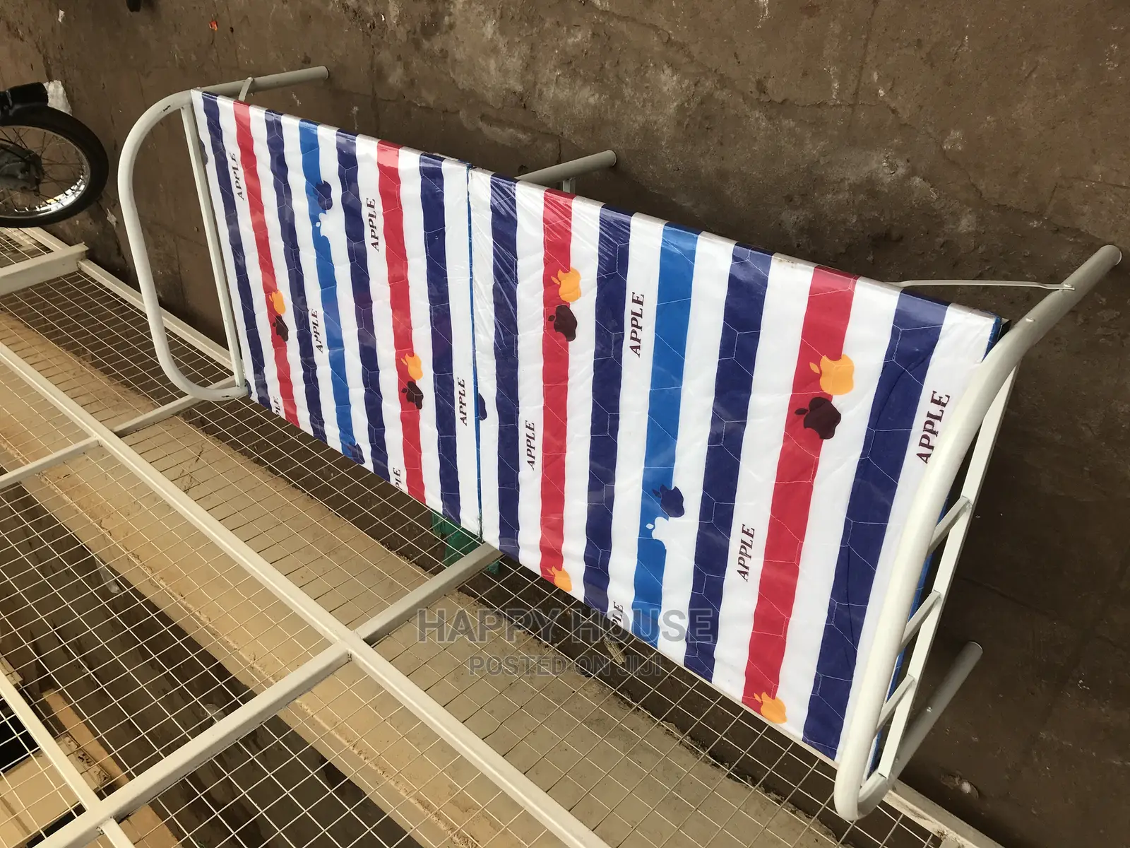 Strong Foldable Bed