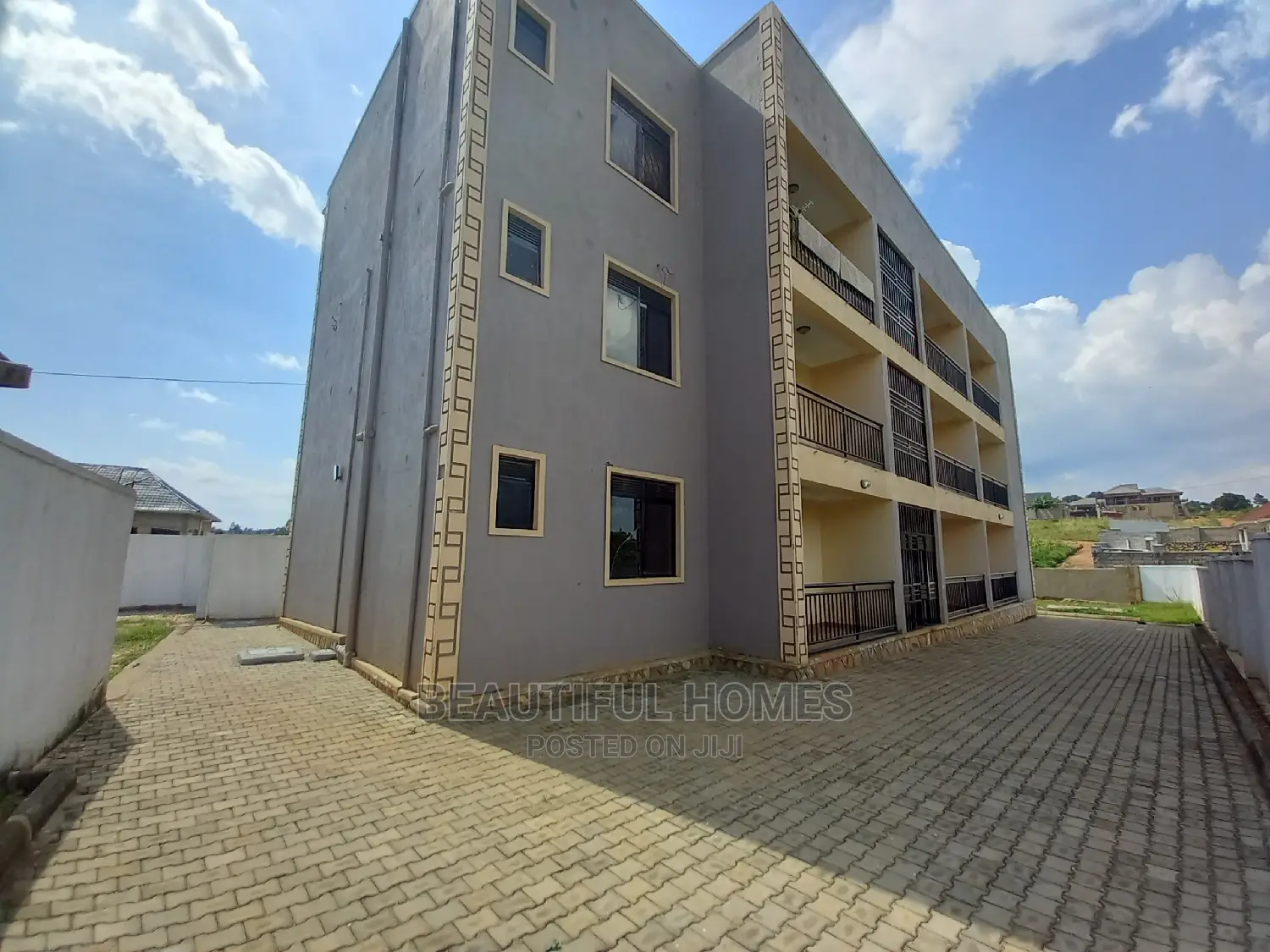 Furnished 2bdrm Apartment in Kira for Sale