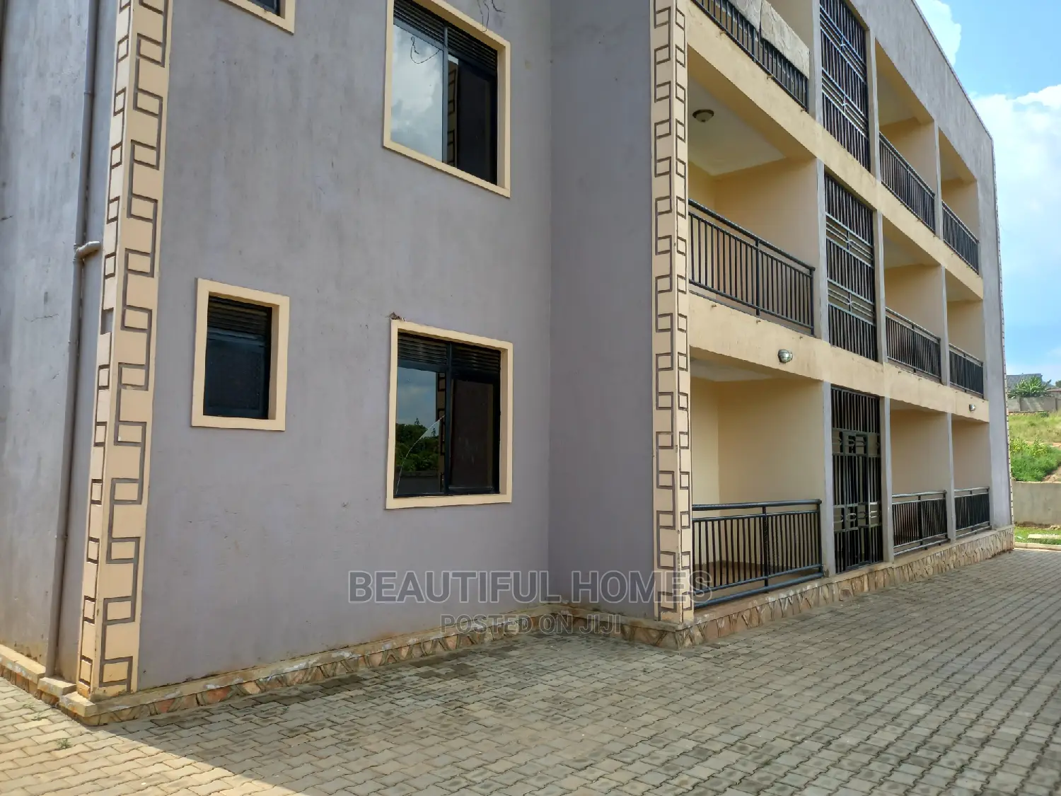 Furnished 2bdrm Apartment in Kira for Sale
