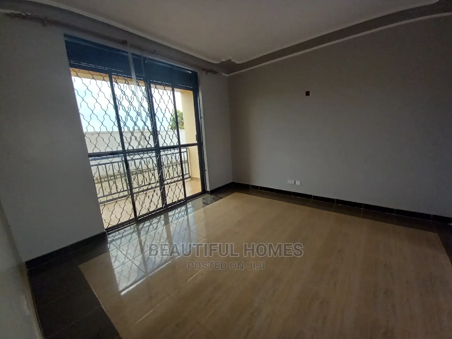 Furnished 2bdrm Apartment in Kira for Sale