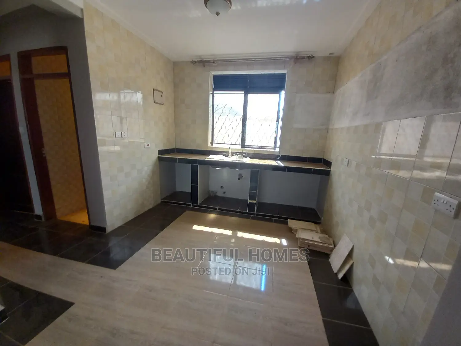 Furnished 2bdrm Apartment in Kira for Sale
