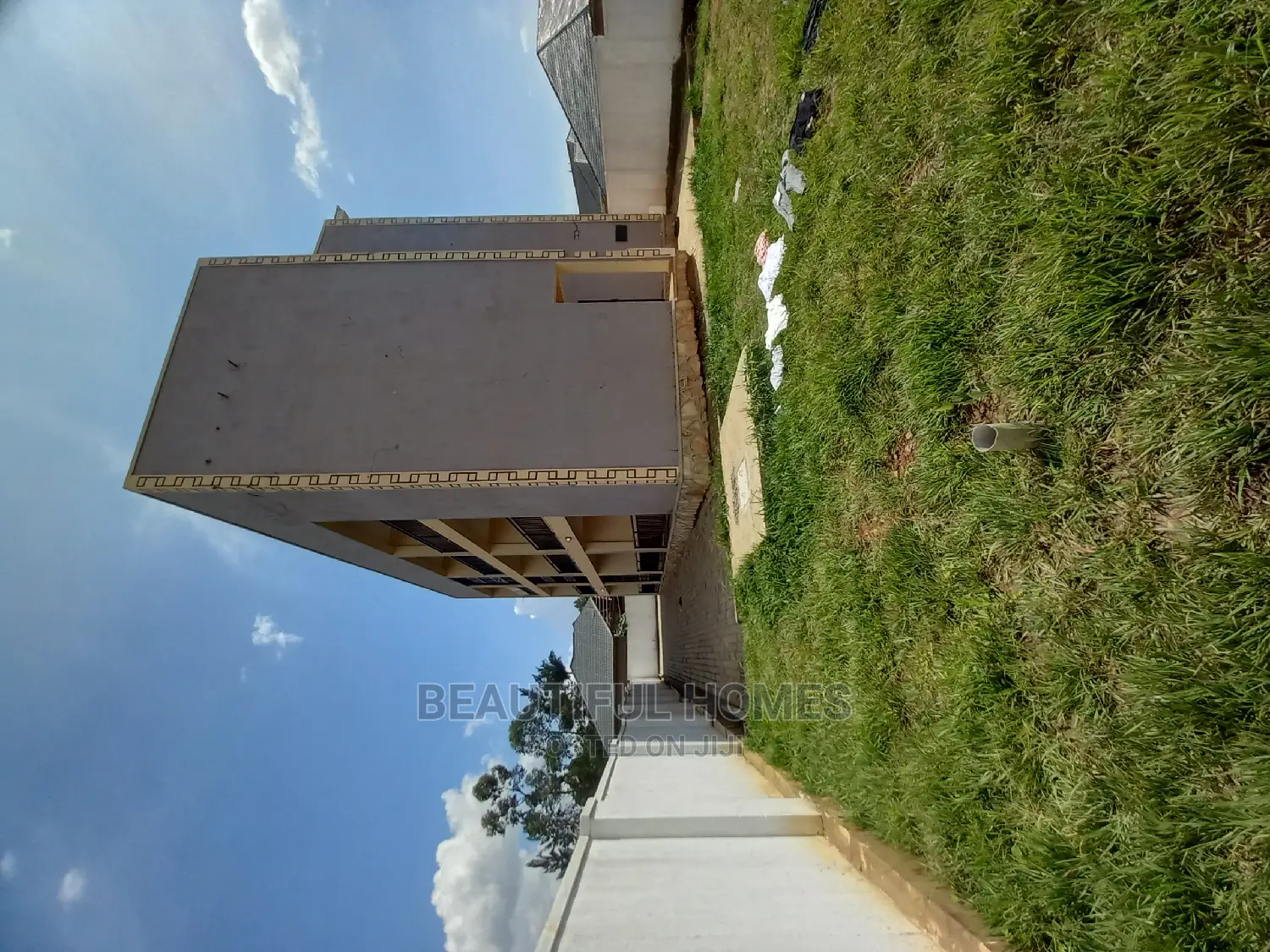 Furnished 2bdrm Apartment in Kira for Sale
