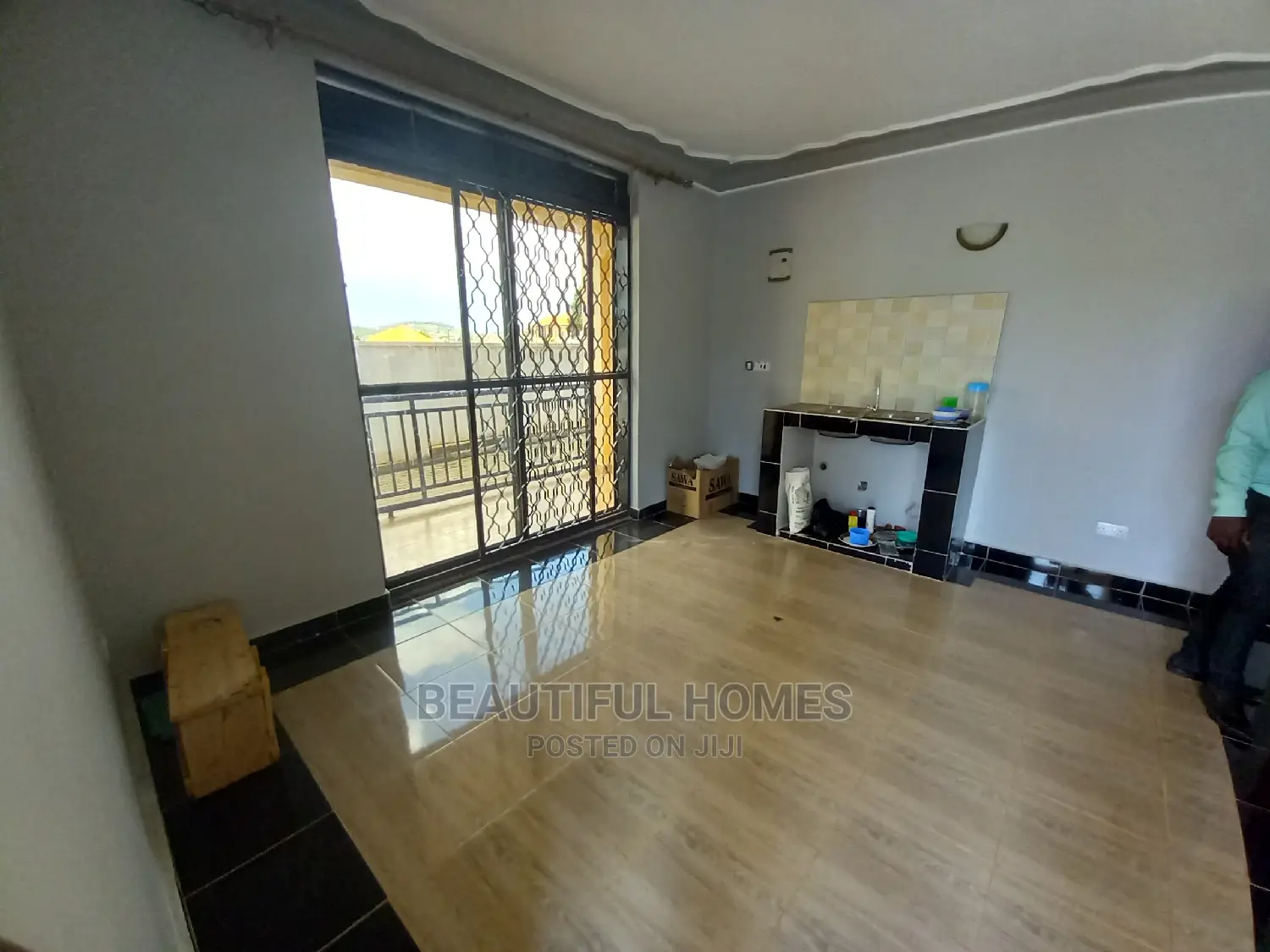 Furnished 2bdrm Apartment in Kira for Sale